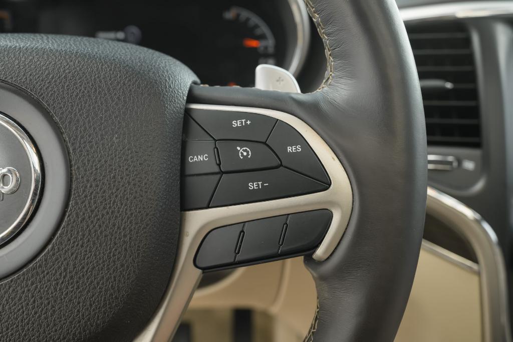 used 2017 Jeep Grand Cherokee car, priced at $13,750