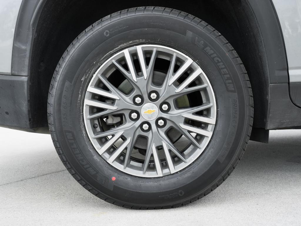 used 2024 Chevrolet Traverse car, priced at $34,197