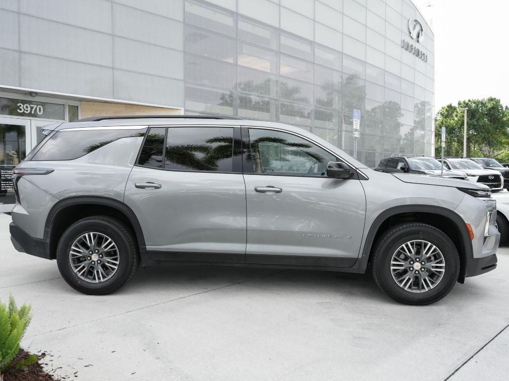 used 2024 Chevrolet Traverse car, priced at $34,197