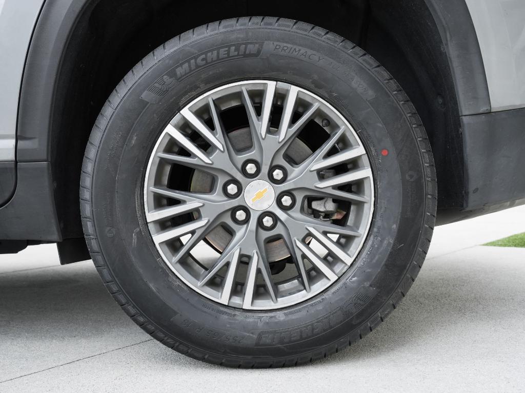 used 2024 Chevrolet Traverse car, priced at $34,197