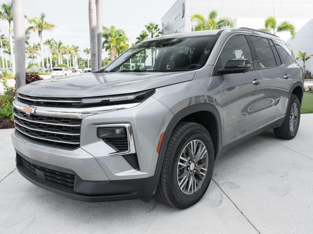 used 2024 Chevrolet Traverse car, priced at $34,197