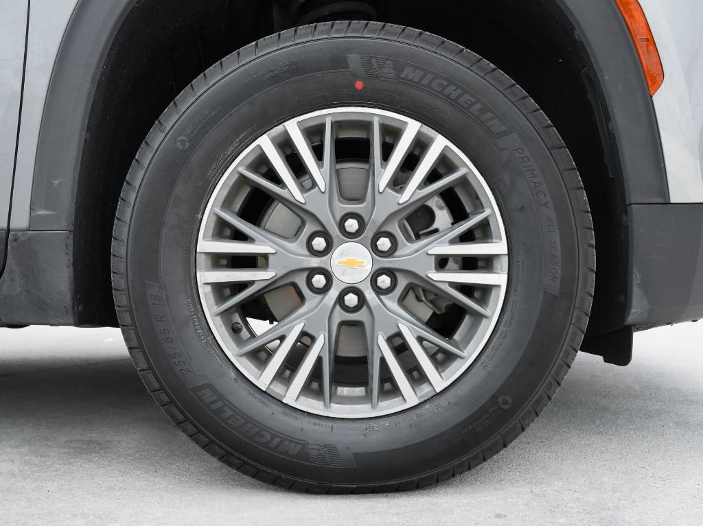 used 2024 Chevrolet Traverse car, priced at $34,197
