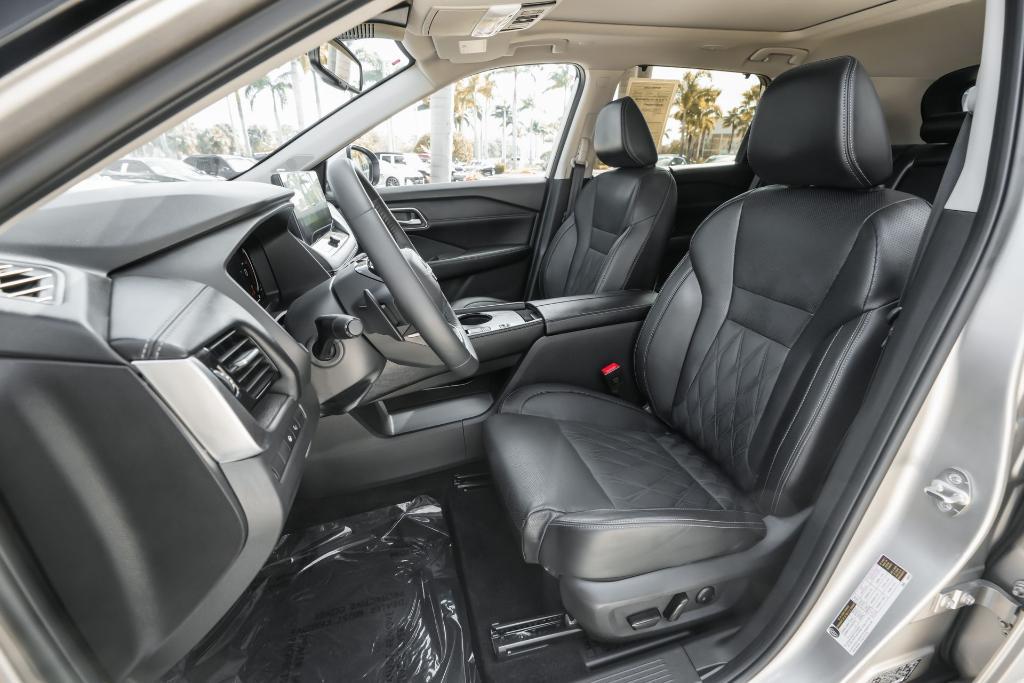 used 2025 Nissan Rogue car, priced at $29,500