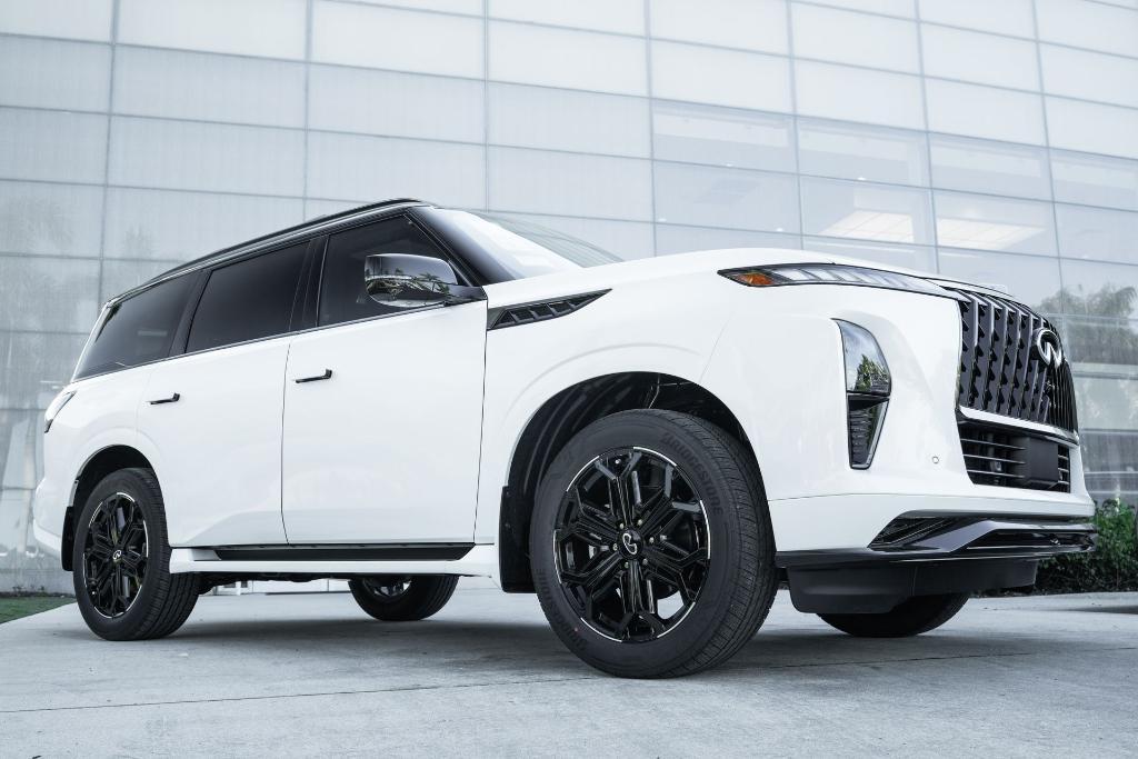 new 2026 INFINITI QX80 car, priced at $92,852