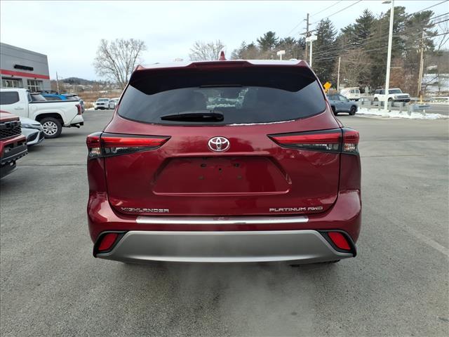 used 2022 Toyota Highlander car, priced at $40,966
