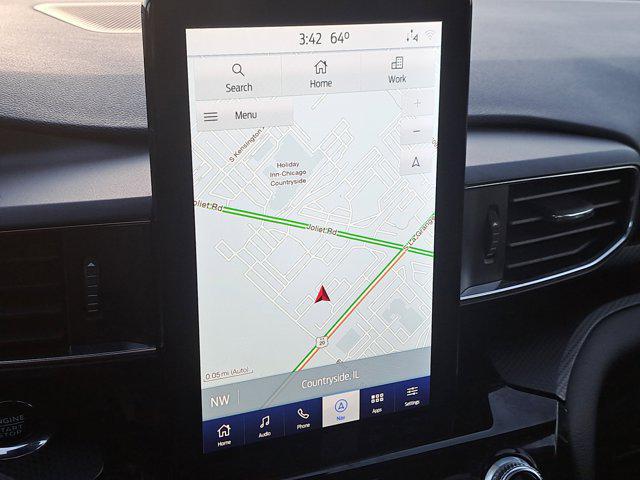 2022 Star White Metallic Tri-Coat Ford Explorer