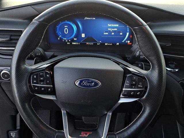 2022 Star White Metallic Tri-Coat Ford Explorer