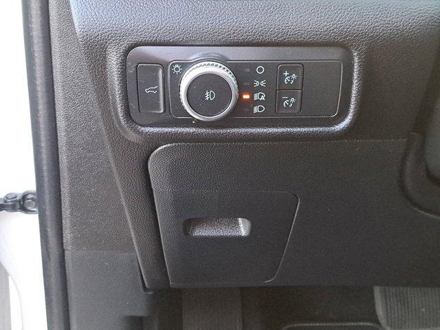 2022 Star White Metallic Tri-Coat Ford Explorer