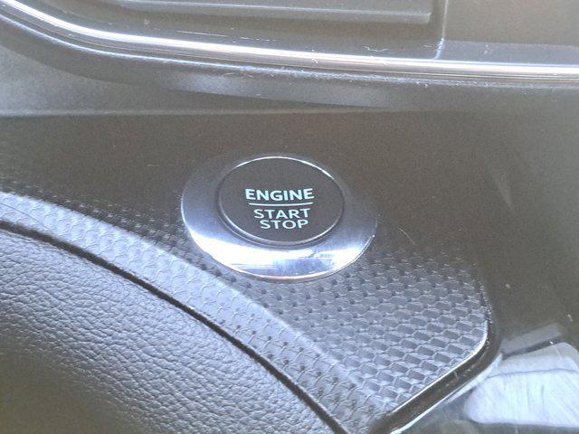 2022 Star White Metallic Tri-Coat Ford Explorer