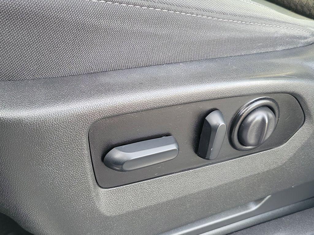 used 2022 Chevrolet Silverado 1500 car, priced at $27,995