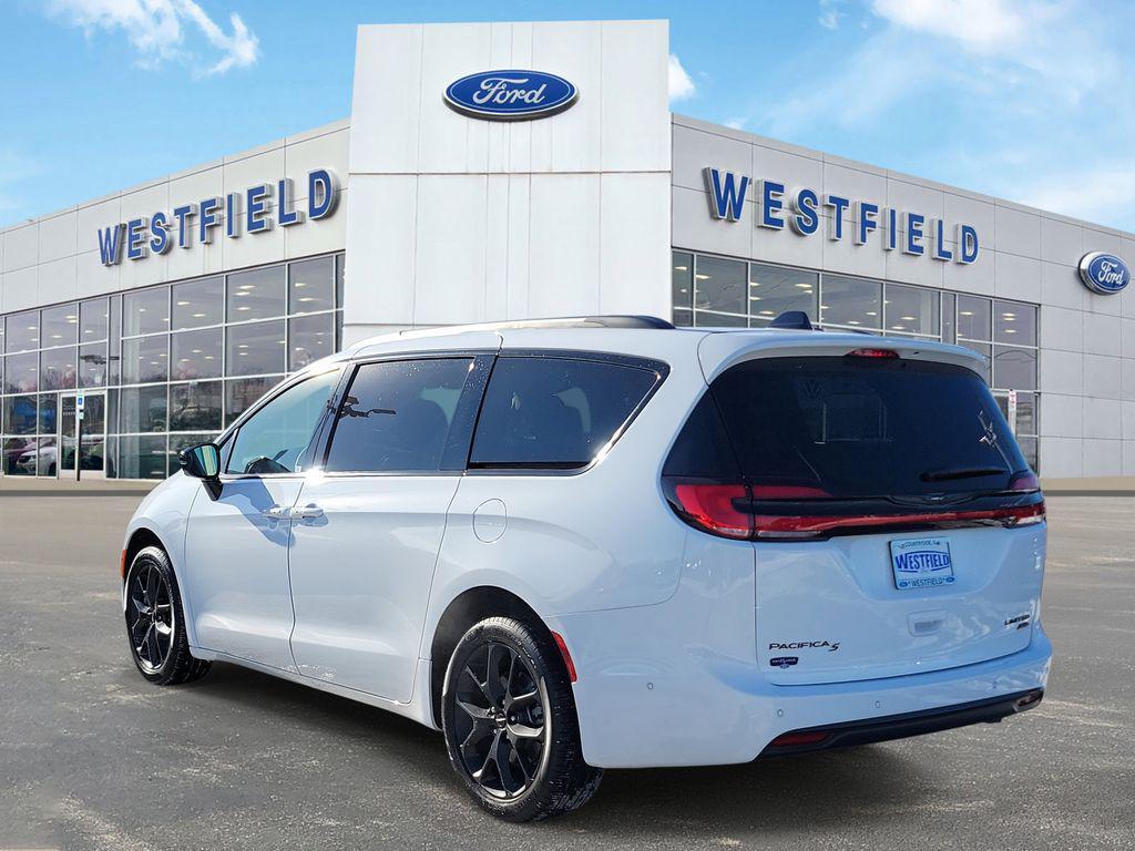 used 2025 Chrysler Pacifica car, priced at $45,895