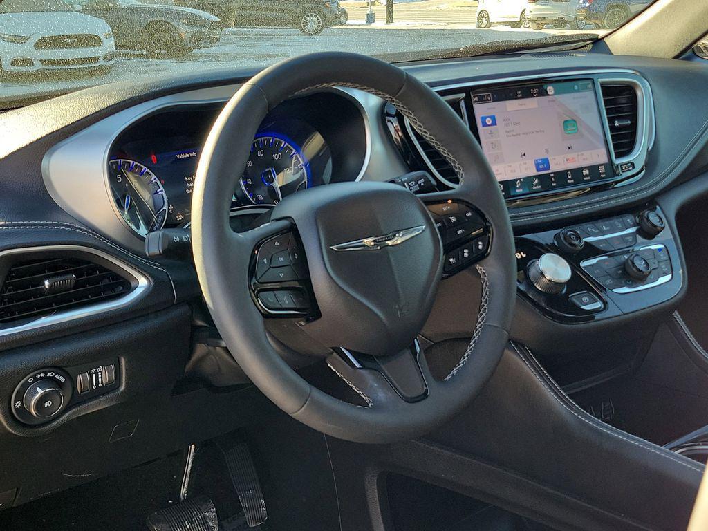 used 2025 Chrysler Pacifica car, priced at $45,895