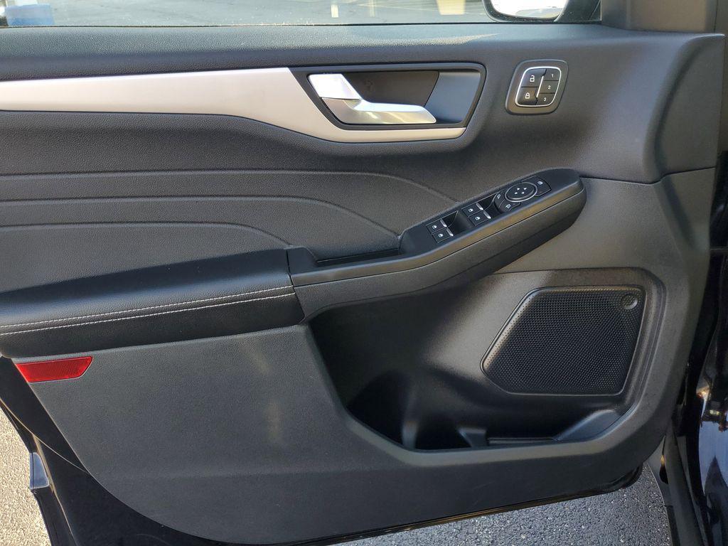 used 2022 Ford Escape car, priced at $29,995