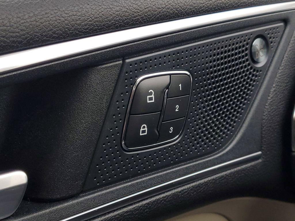 used 2022 Ford Edge car, priced at $34,995