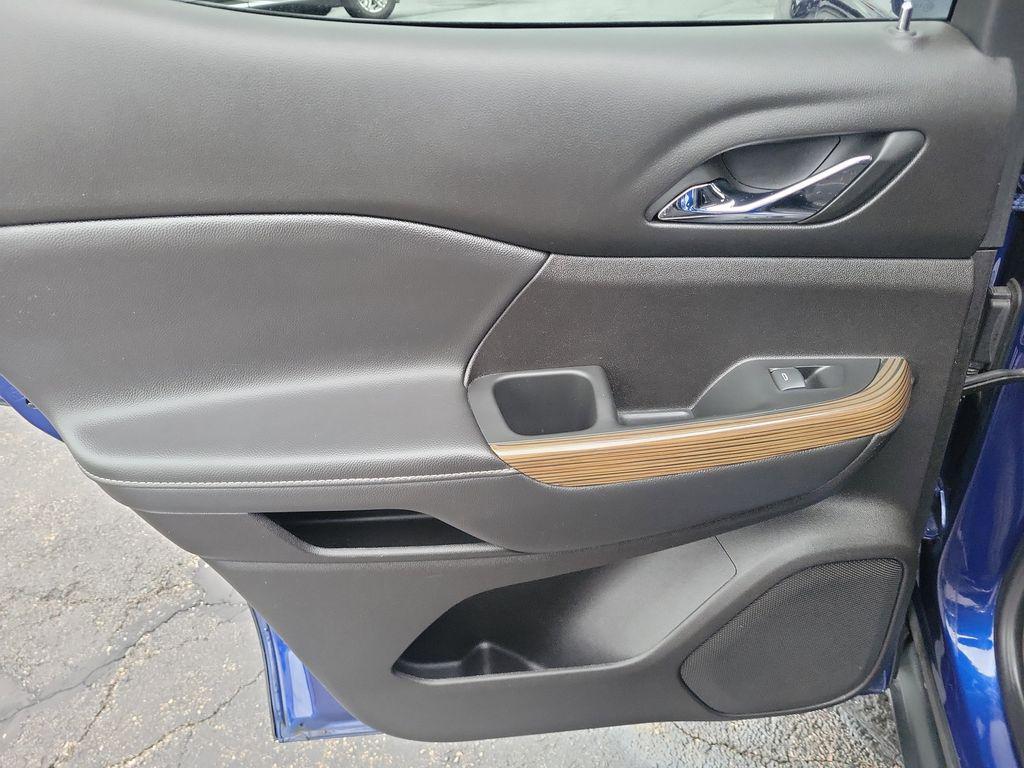 used 2023 GMC Acadia car, priced at $25,695