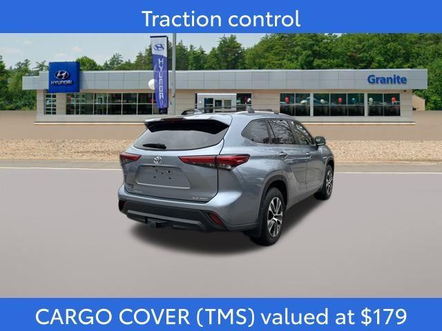 used 2023 Toyota Highlander car, priced at $32,990