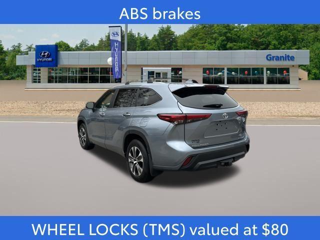 used 2023 Toyota Highlander car, priced at $32,990