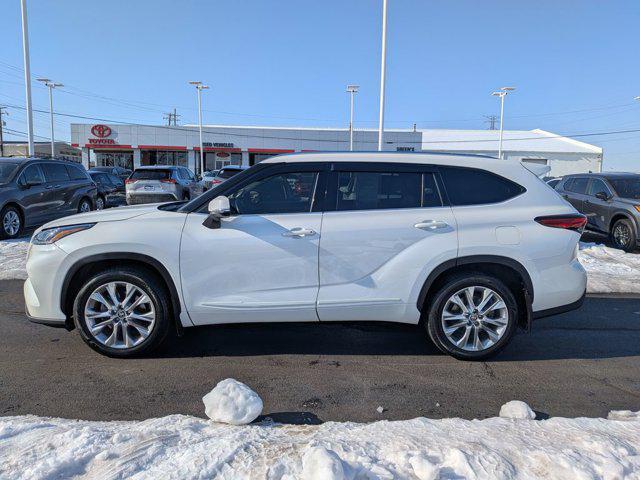 used 2020 Toyota Highlander car, priced at $30,995