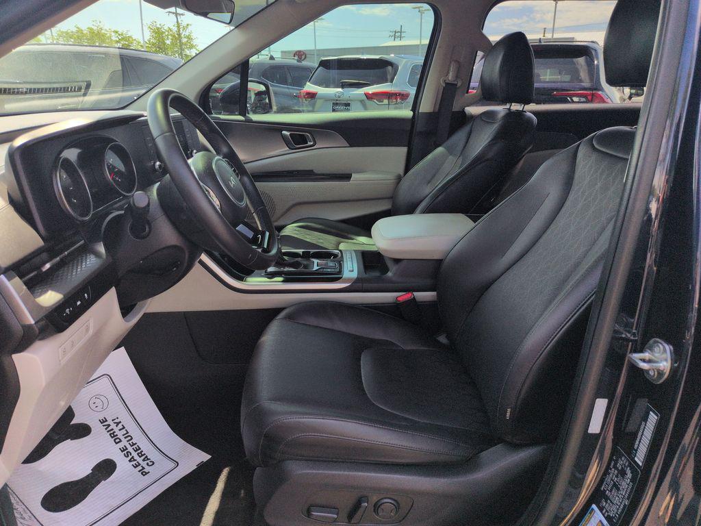 used 2024 Kia Carnival car, priced at $27,988