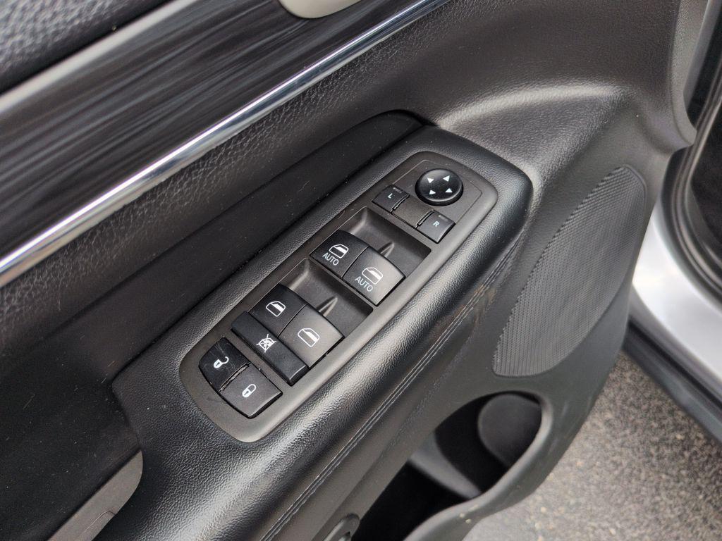 used 2021 Jeep Grand Cherokee car, priced at $17,295