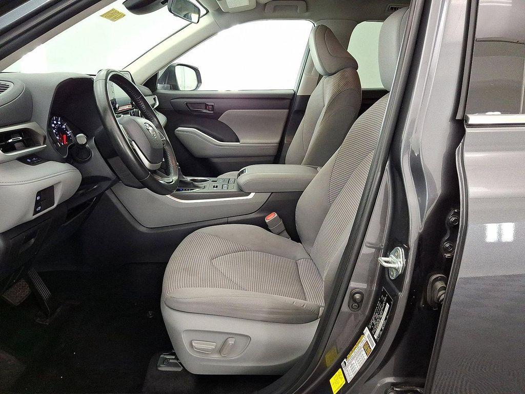 used 2022 Toyota Highlander car, priced at $29,489