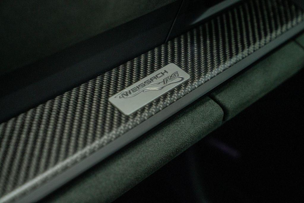 Porsche 911 view 33