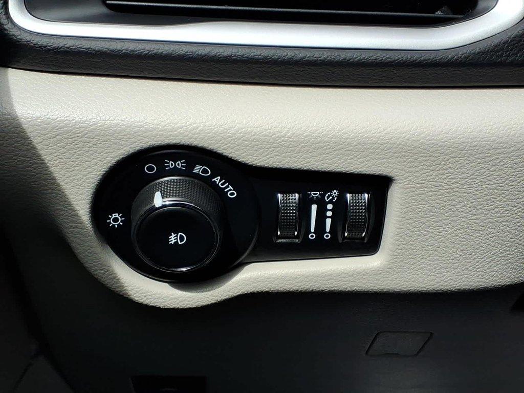used 2023 Chrysler Pacifica car, priced at $22,988