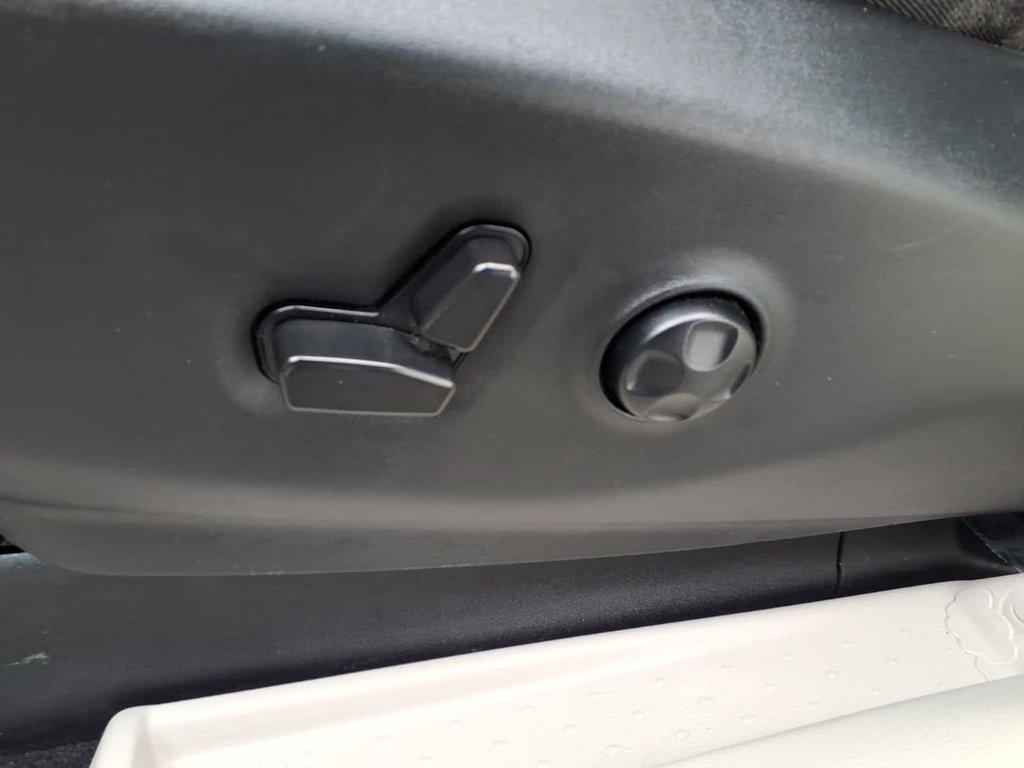 used 2023 Chrysler Pacifica car, priced at $22,988