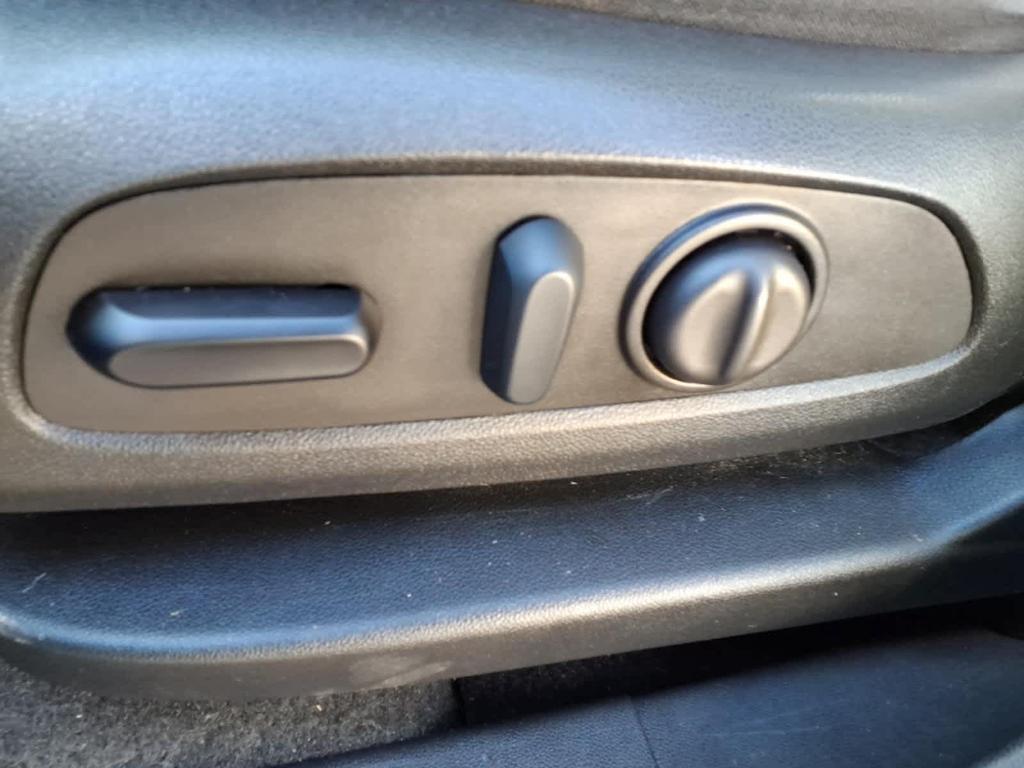 used 2022 Chevrolet Equinox car, priced at $15,988