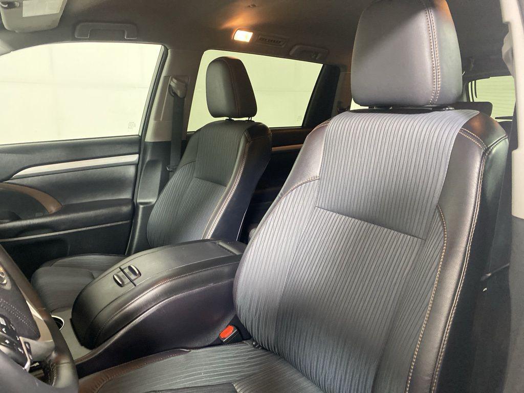 used 2015 Toyota Highlander car, priced at $17,477