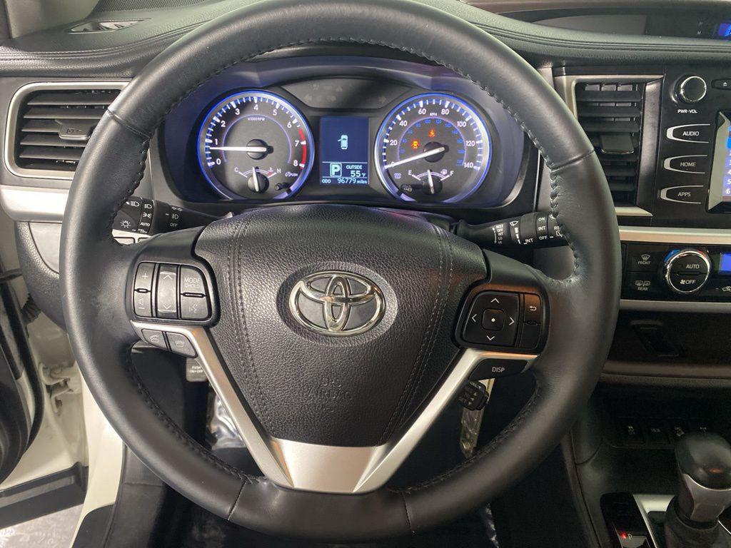used 2015 Toyota Highlander car, priced at $17,477