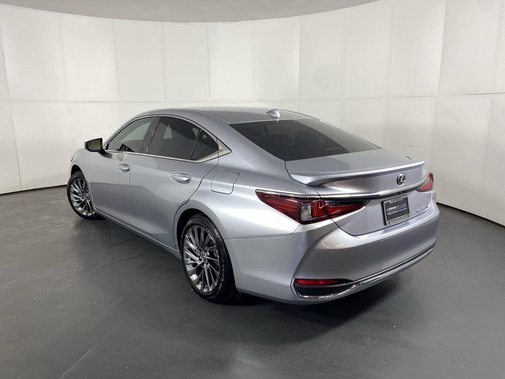 used 2025 Lexus ES 300h car, priced at $49,988