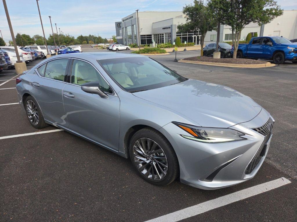 used 2025 Lexus ES 300h car, priced at $51,884