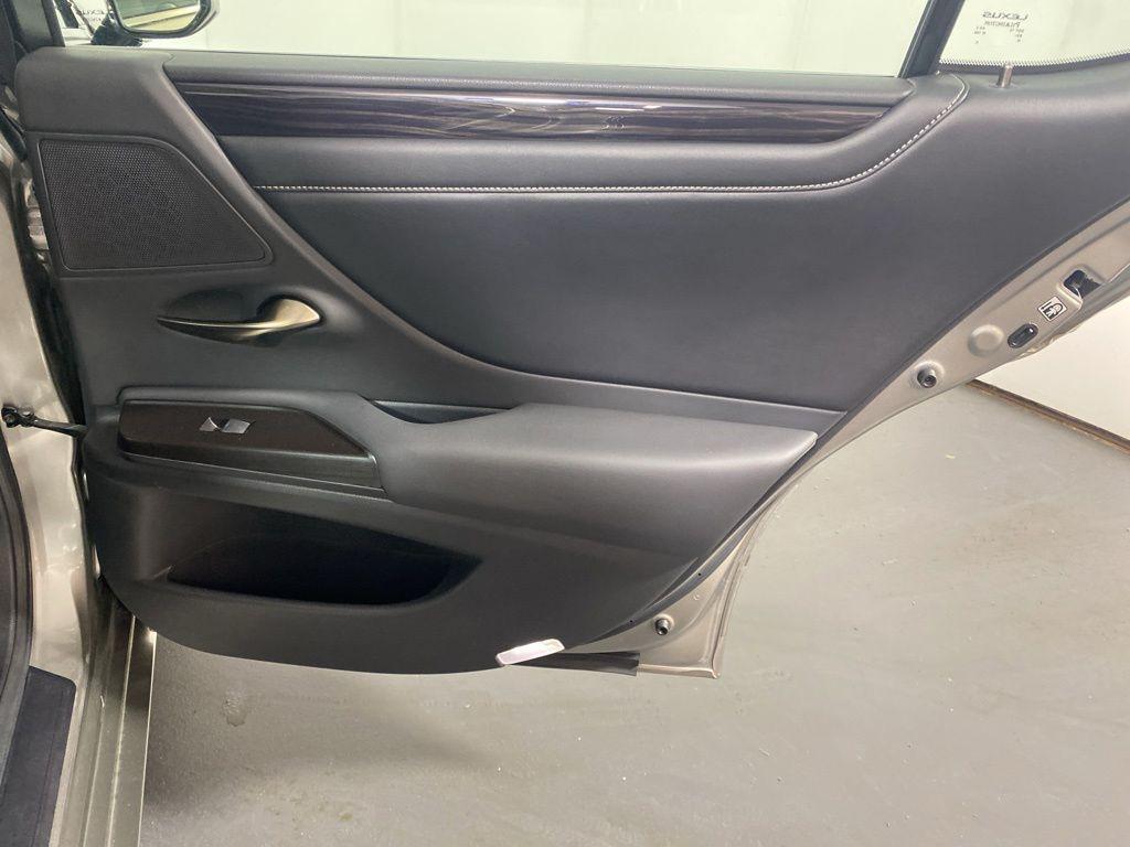 used 2019 Lexus ES 350 car, priced at $31,177
