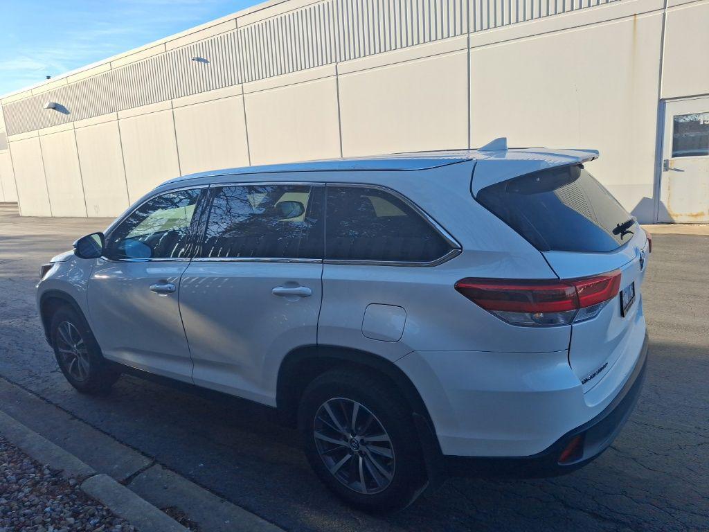 used 2019 Toyota Highlander car, priced at $25,977