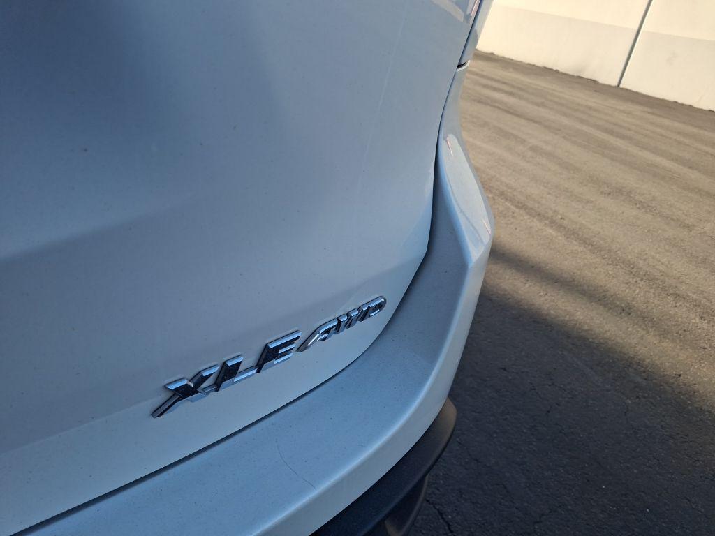 used 2019 Toyota Highlander car, priced at $25,977