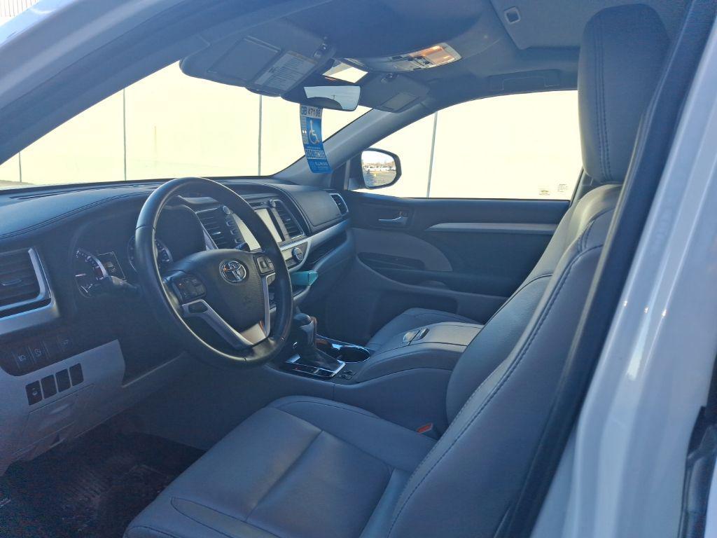 used 2019 Toyota Highlander car, priced at $25,977