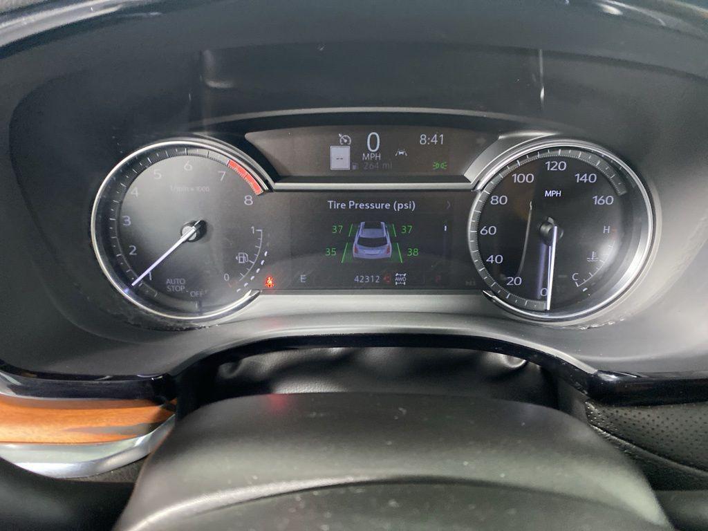 used 2023 Cadillac XT5 car, priced at $31,977