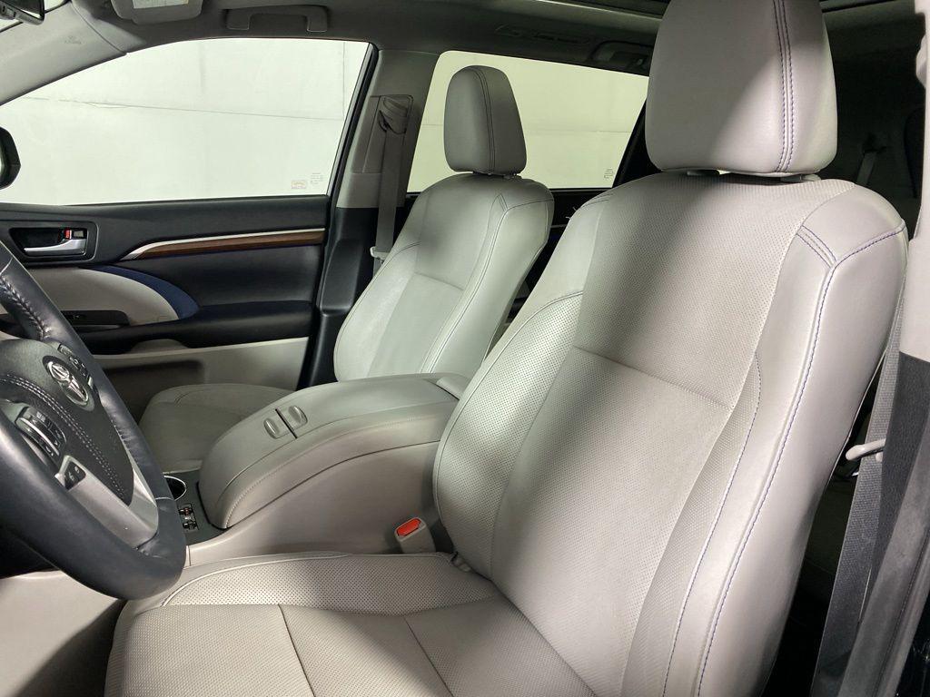 used 2016 Toyota Highlander car, priced at $20,477