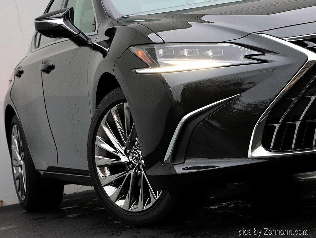 new 2025 Lexus ES 300h car, priced at $54,976