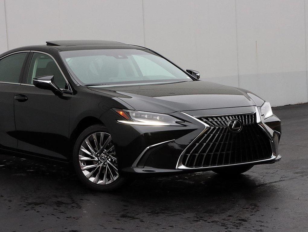 new 2025 Lexus ES 300h car, priced at $54,976