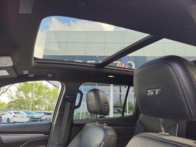 used 2025 Buick Enclave car, priced at $39,990