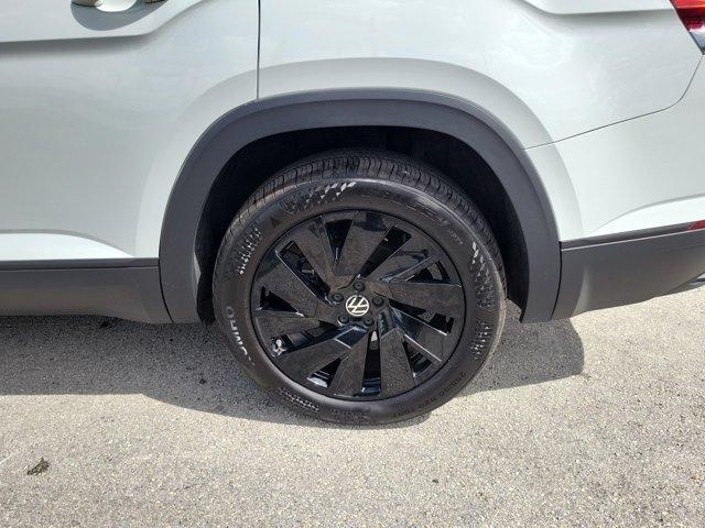 used 2025 Volkswagen Atlas car, priced at $32,990