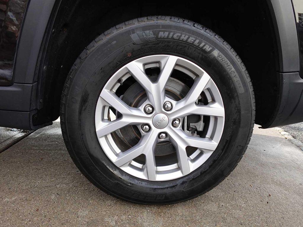 used 2021 Jeep Grand Cherokee L car, priced at $26,895