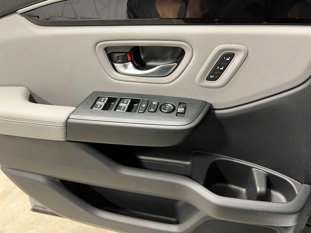 new 2025 Honda Pilot car, priced at $47,095