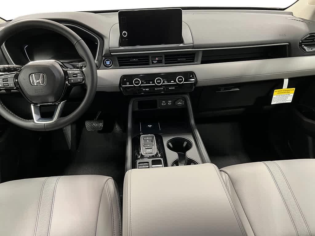 new 2025 Honda Pilot car, priced at $47,095