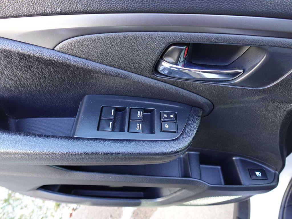 used 2022 Honda Pilot car, priced at $27,695