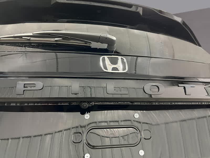 new 2025 Honda Pilot car, priced at $55,260