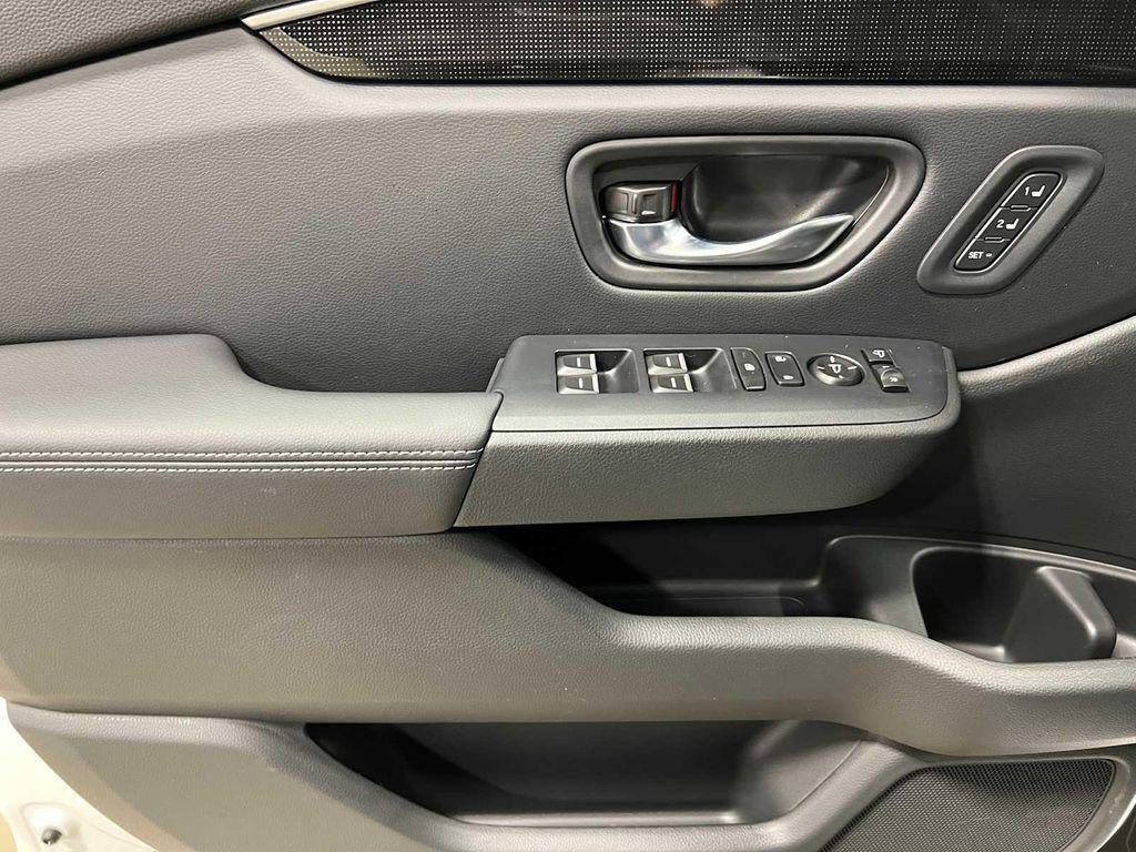 new 2025 Honda Pilot car, priced at $55,260