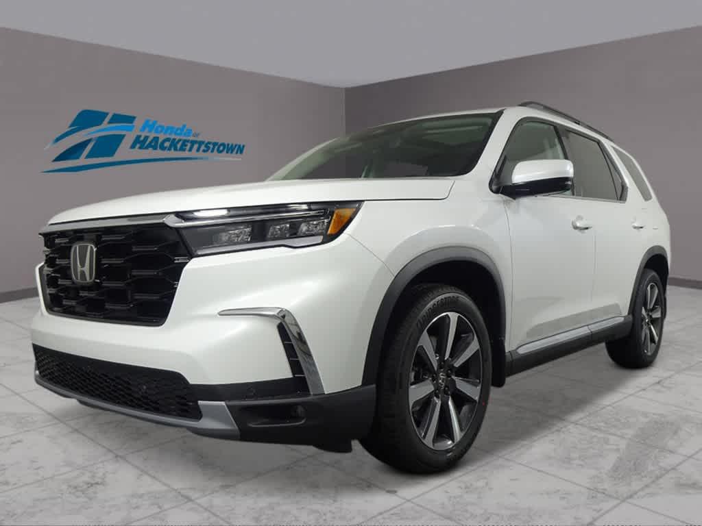 new 2025 Honda Pilot car, priced at $52,235